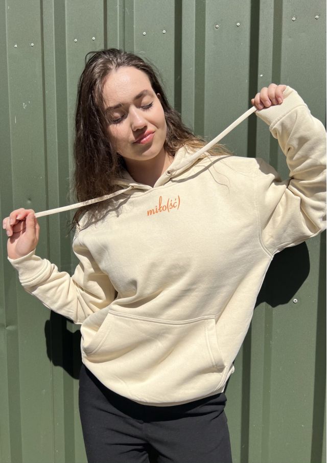 Original hoodie kremowa z pomarańczowym haftem Miło(ść)